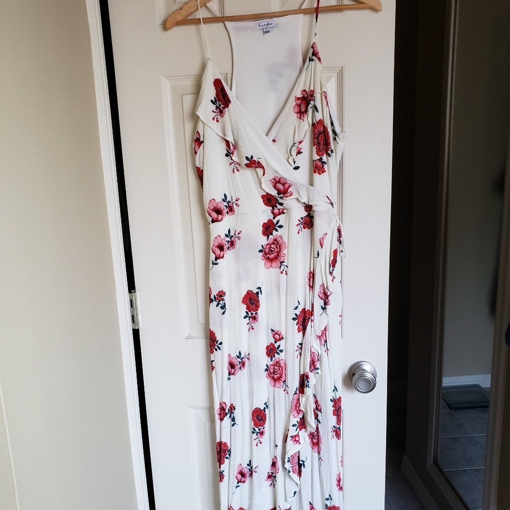 Beautiful Cream Maxi Dress with Roses